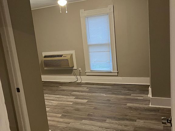 2nd image of 203 E Culton St #B