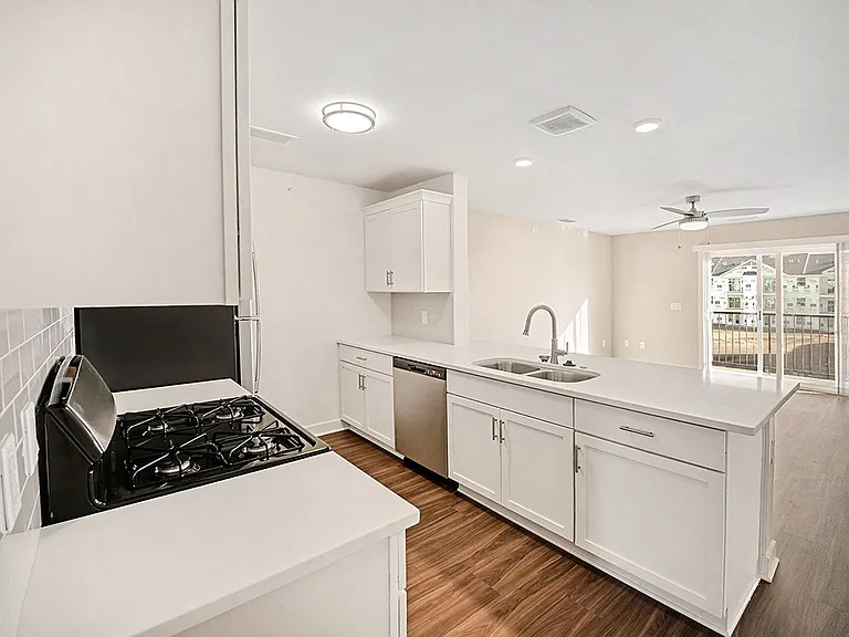 The Grove Apartment Homes — Photo 43