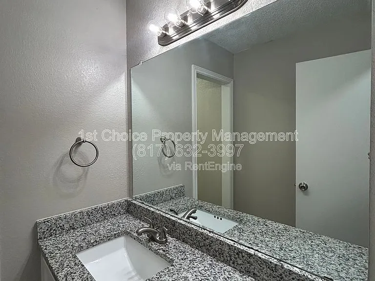 6320 Holiday Ln — Photo 8