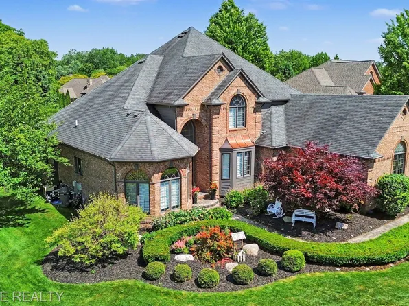 54676 Woodcreek Blvd, Shelby Township, MI 48315
