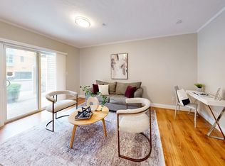 110 W 8th St #3, Boston, MA 02127