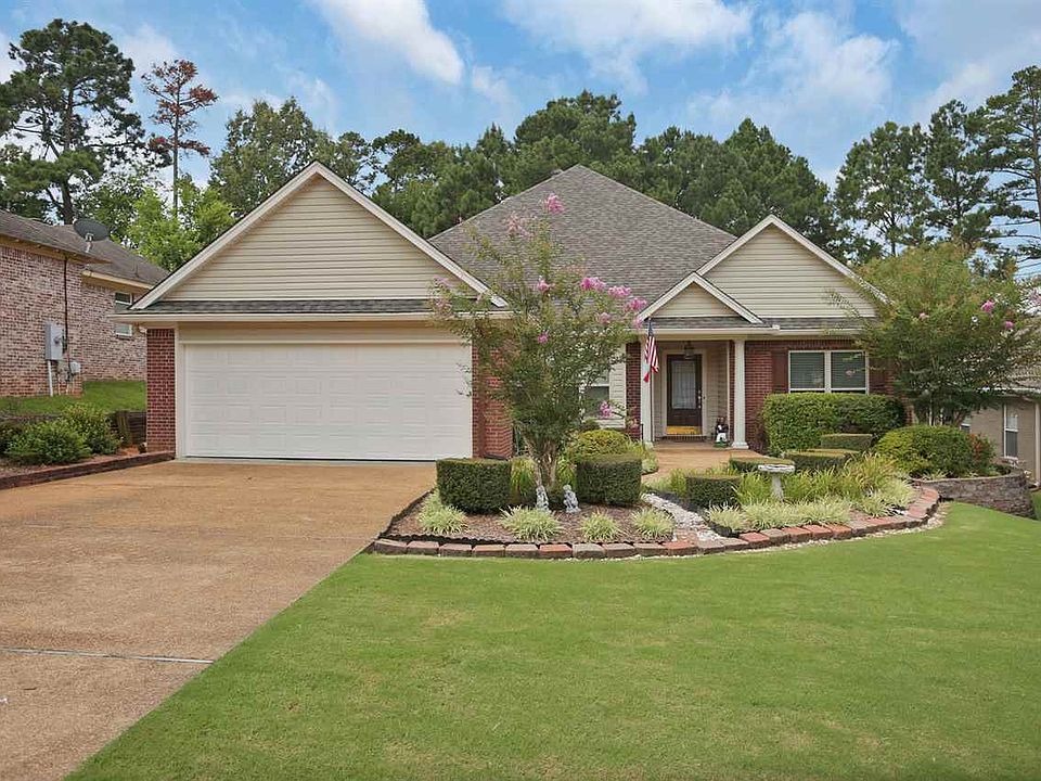 1st image of 136 Apple Blossom Dr