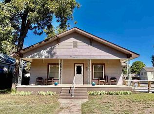 324 E Bridge Ave, Blackwell, OK 74631