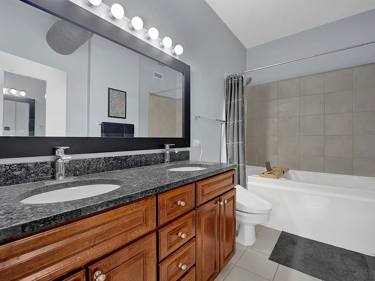 1200 W Monroe St #412 — Photo 18