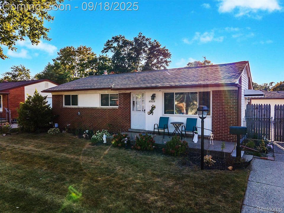 1st image of 43629 Vivian Dr
