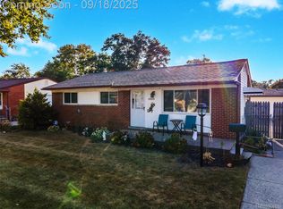 43629 Vivian Dr, Sterling Heights, MI 48313