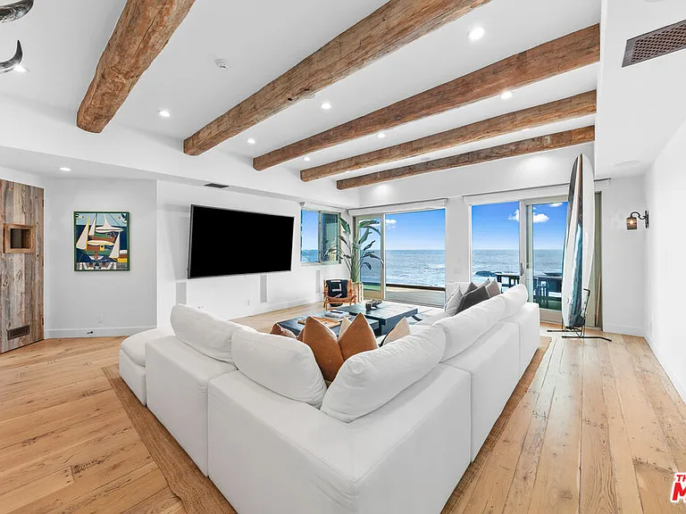 24920 Malibu Rd — Photo 30