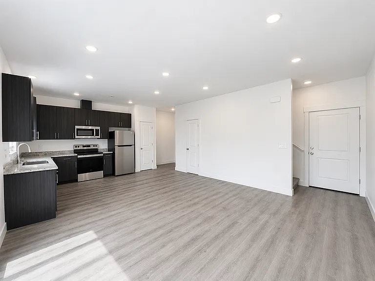 5846 W 40th Ct — Photo 27