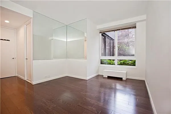 Rented by R New York | media 9