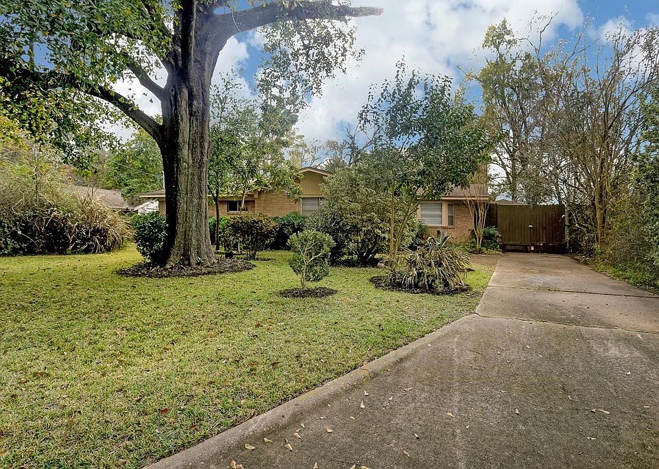 1st image of 4423 Randwick Dr