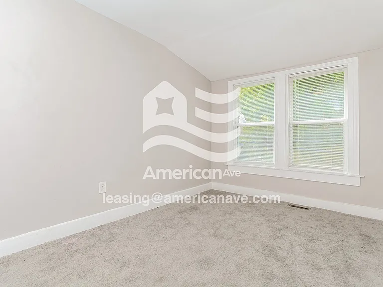 549226_012_wm_-_bedroom_13137127.jpg