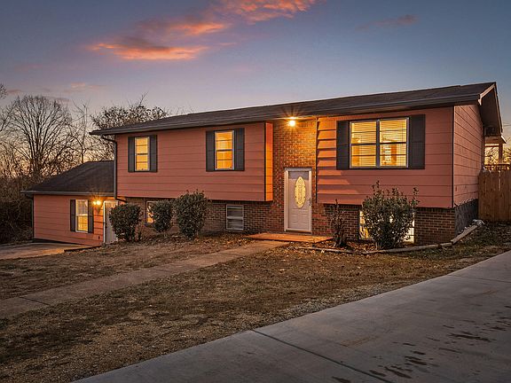 5th image of 9101 Glouster Ln