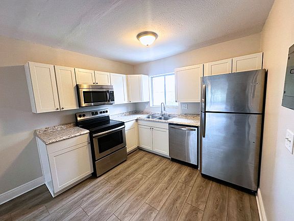 4th image of 2621 Pine Lake Ter Unit C