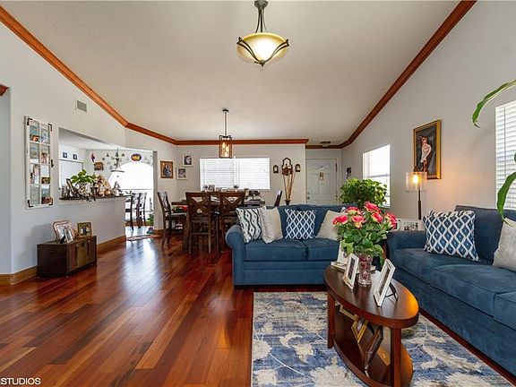 4th image of 9589 Crescent Garden Dr #C-201