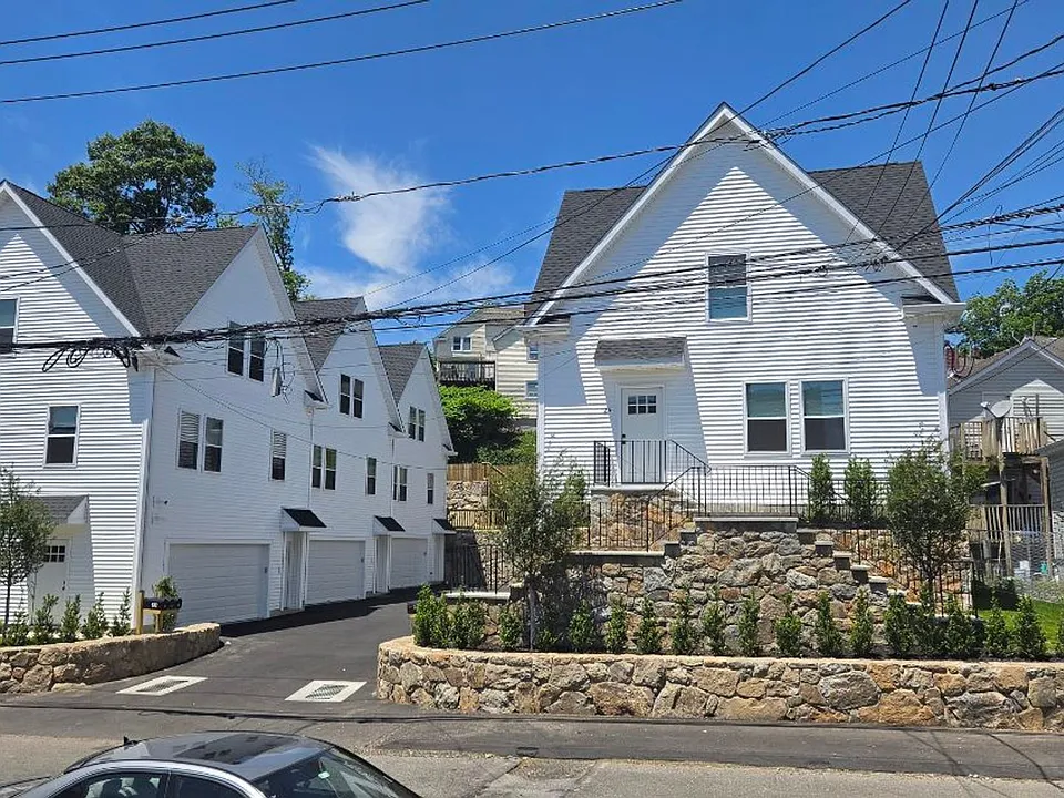 25 Bouton St