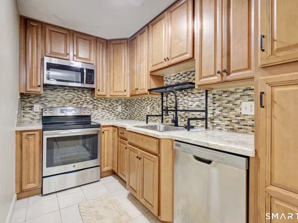 193 Oakland Street #B, Manchester, CT 06042