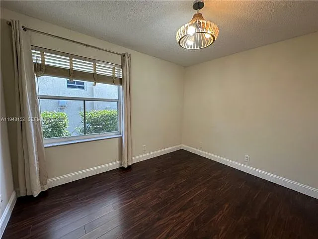 4192 Laurel Ridge Cir #4192 — Photo 11