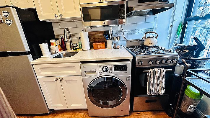 1st image of 518 E 6th St APT 9