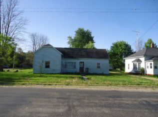 204 W Harrison St, Hidalgo, IL 62432