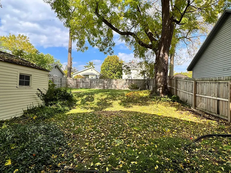 715 Barnett St NE — Photo 13