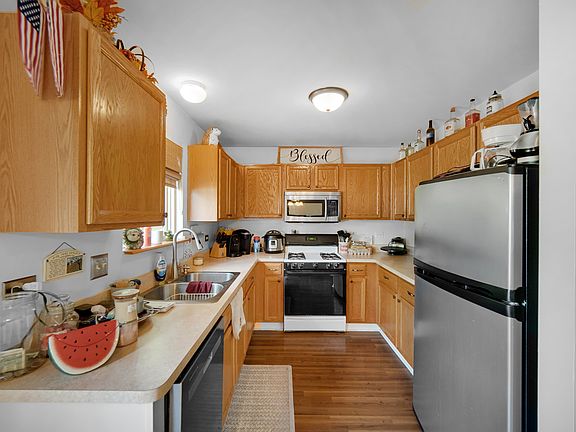 4th image of 2208 Cherry Ridge Dr