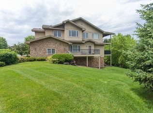 3960 Raspberry Ridge Rd, Prior Lake, MN 55372