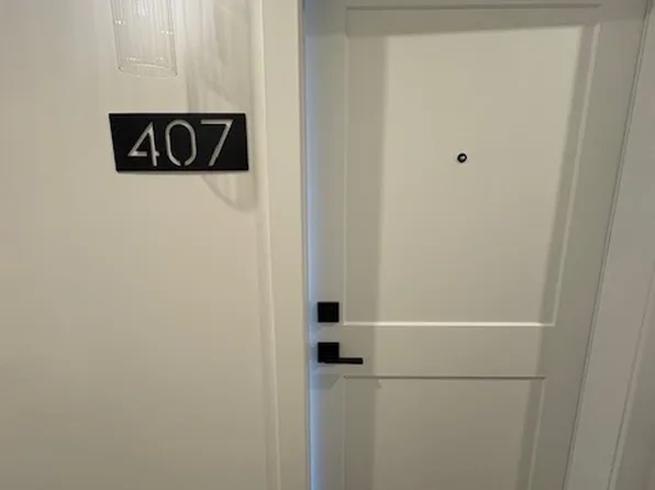 40 Sage Hill Rd NW #407, Calgary, AB T3R 2B1