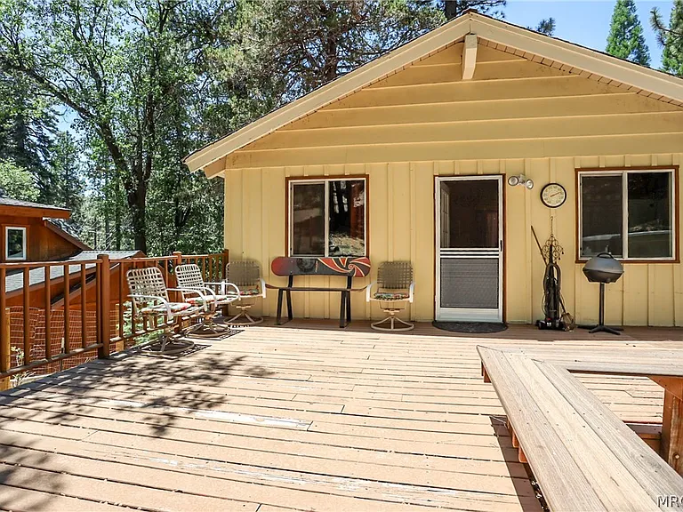 921 Menlo Dr — Photo 11