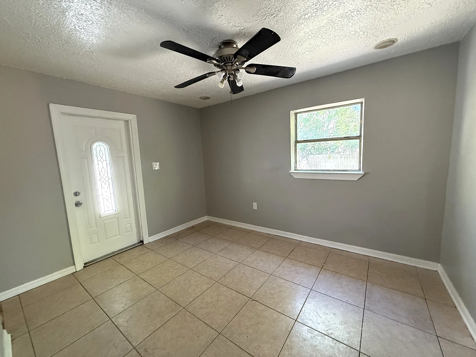 2 bed, 700 sqft, $975 — Photo 3