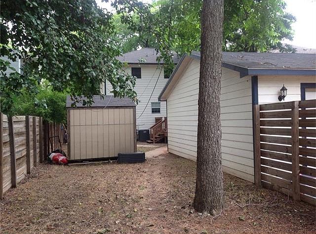 2nd image of 2006 Riverview St