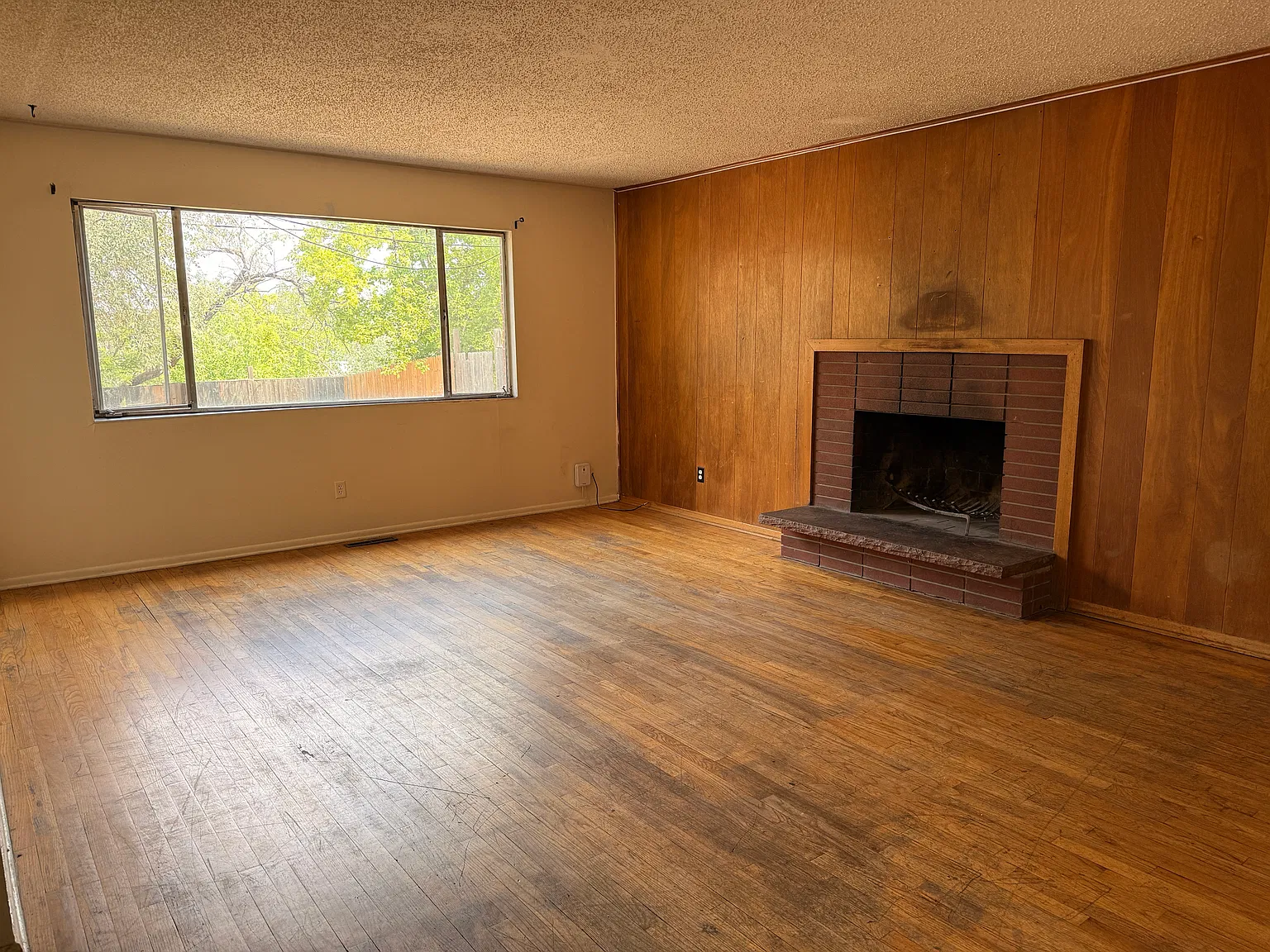 6 bed, 2500 sqft, $7,500 — Photo 2