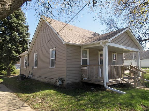 3rd image of 810 N H St