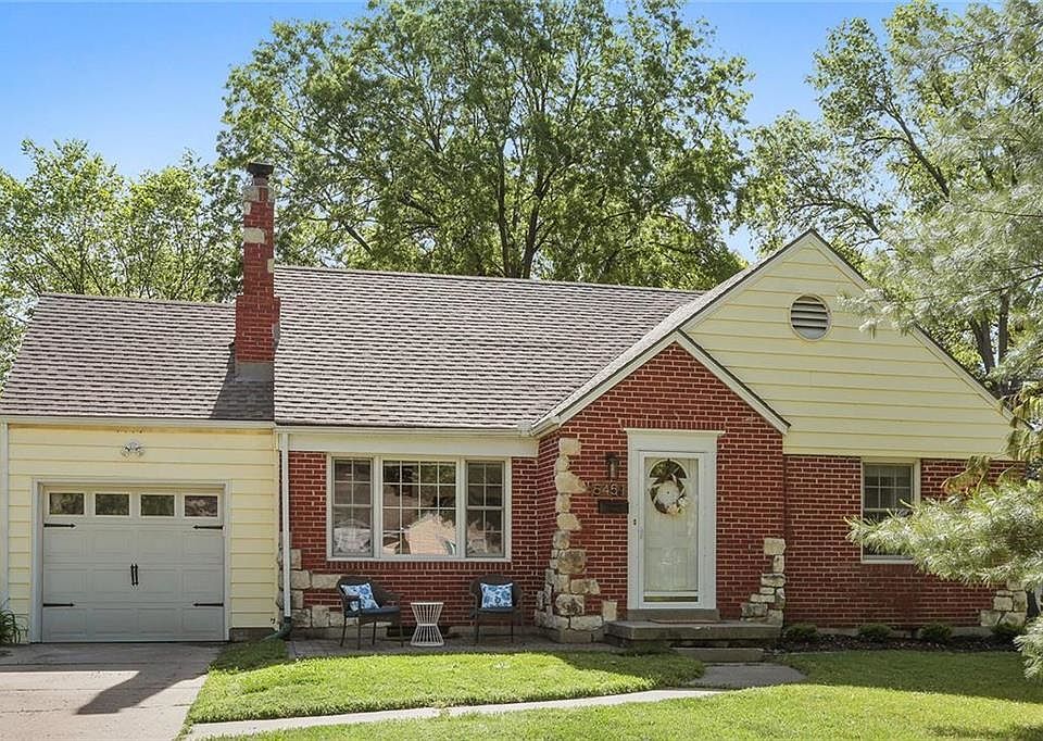 Welcome home to 5451 Juniper, which sits on a fantastic corner lot in the heart of Roeland Park.