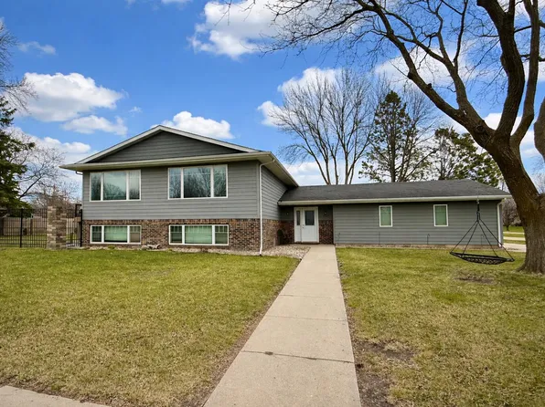 1519 Sequoia Ct, Brookings, SD 57006