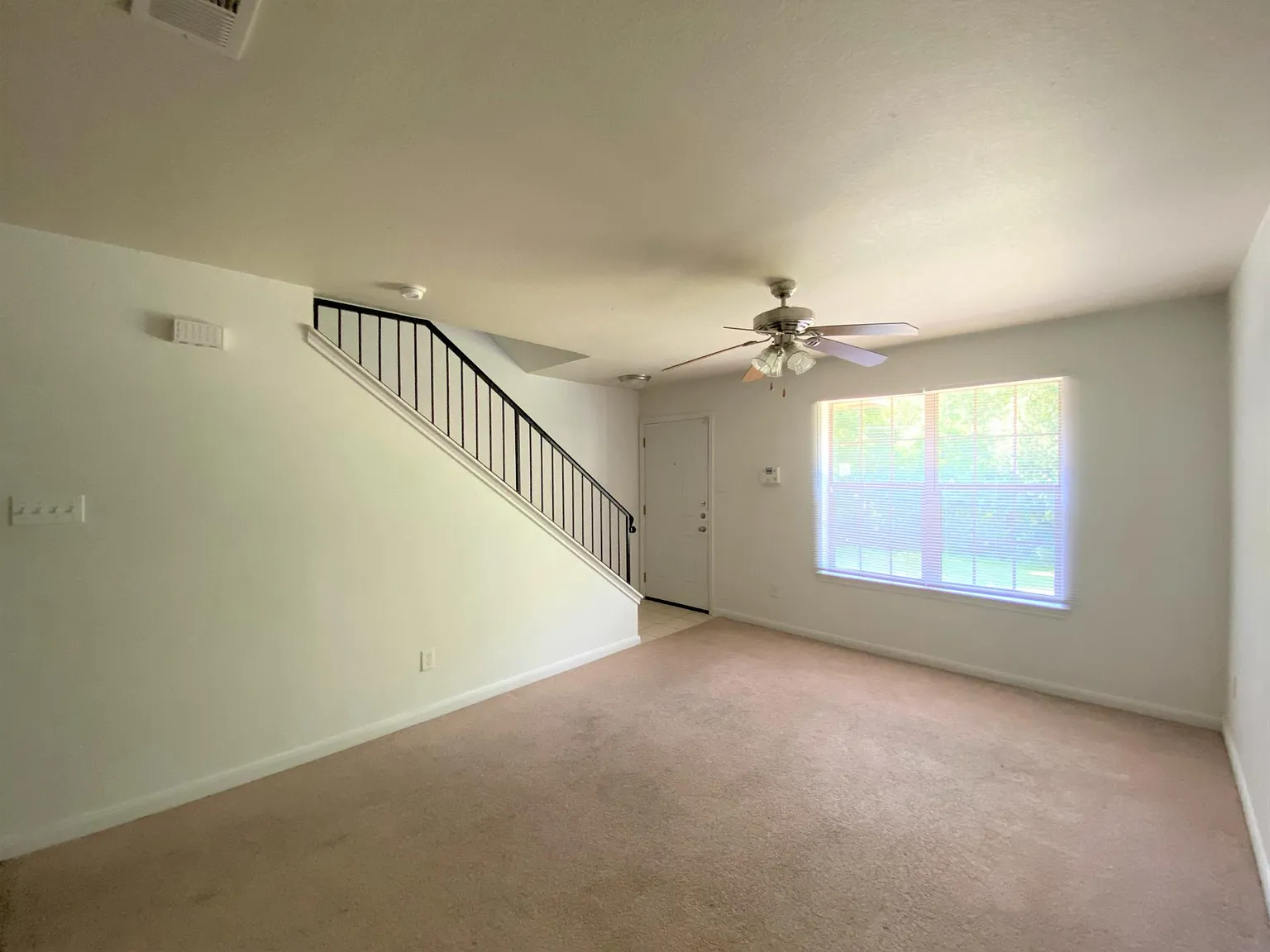 2 bed, 1.5 bath, 950 sqft, $799 — Photo 4