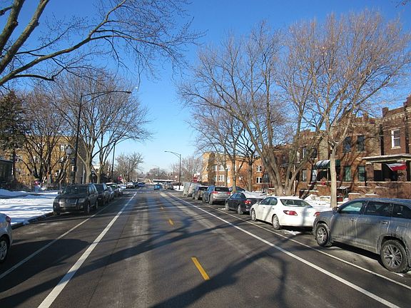 4th image of 3907 W Wrightwood Ave