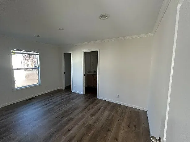 3220 Sutton Ln — Photo 4