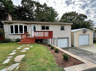 2 Hopkins Ct, Coventry, RI 02816