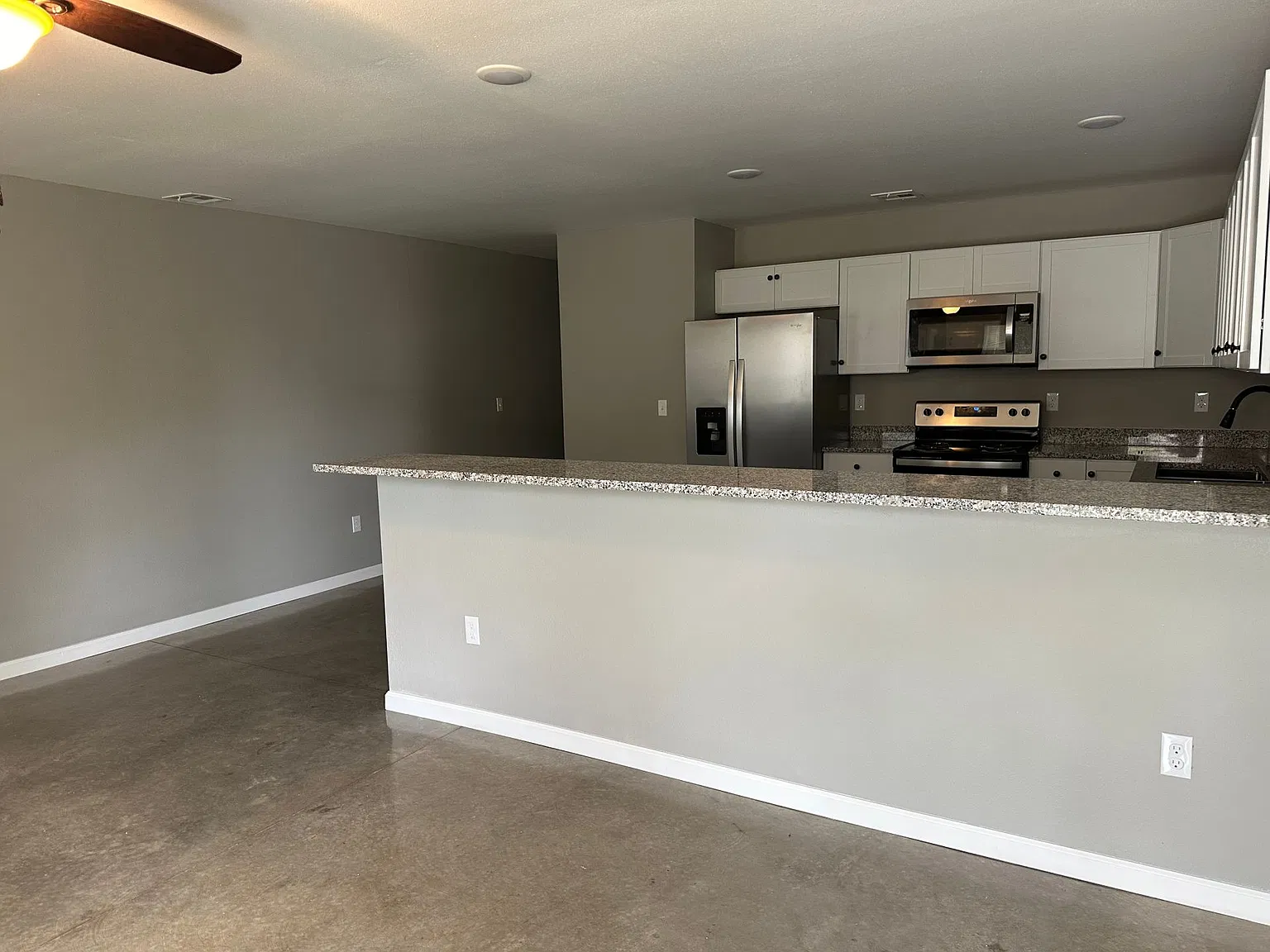 206-208 N Wall Duplex — Photo 1