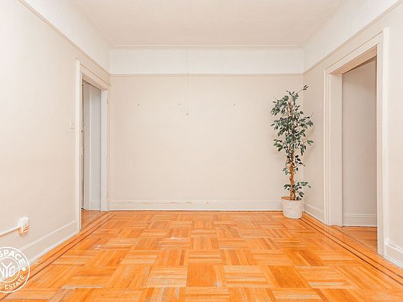 4th image of 194 Malcolm X Blvd APT D4