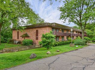 8200 Woodglen Ln APT 101, Downers Grove, IL 60516