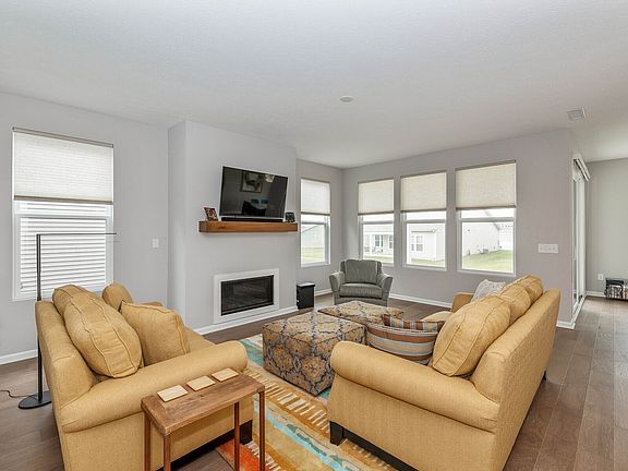 5th image of 4739 Mimosa Dr