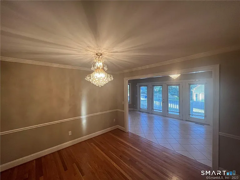 6 Kingsley Dr — Photo 12