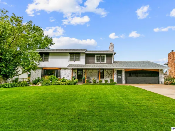 836 S 131st Ave, Omaha, NE 68154