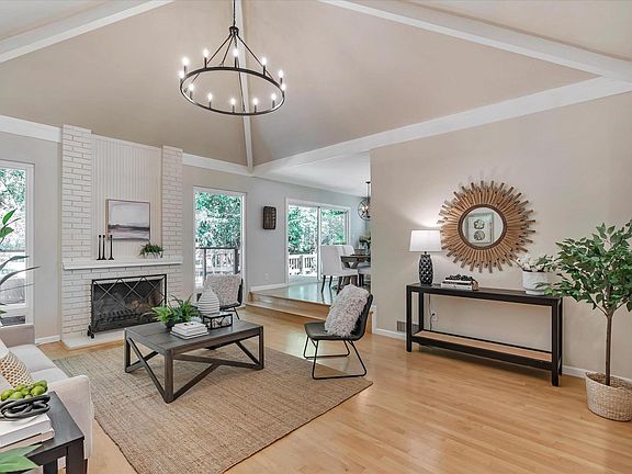 4th image of 5 Esquire Court