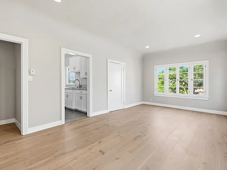 5248 W Olympic Blvd — Photo 6