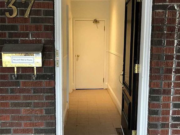2nd image of 37 Lola Rd