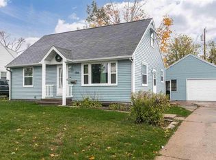 1705 Arizona Ave NE, Cedar Rapids, IA 52402