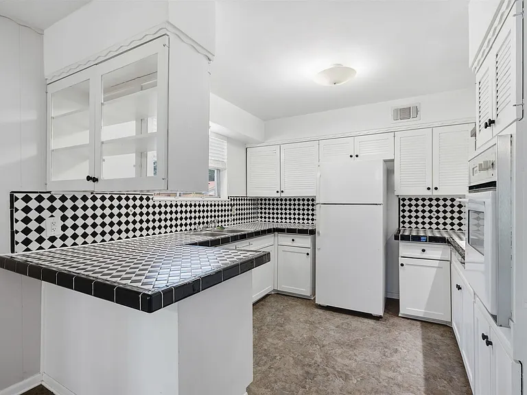 1403 Provincetown Ln — Photo 15