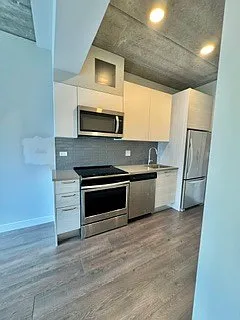 2407 W Eastwood Ave #303 — Photo 3